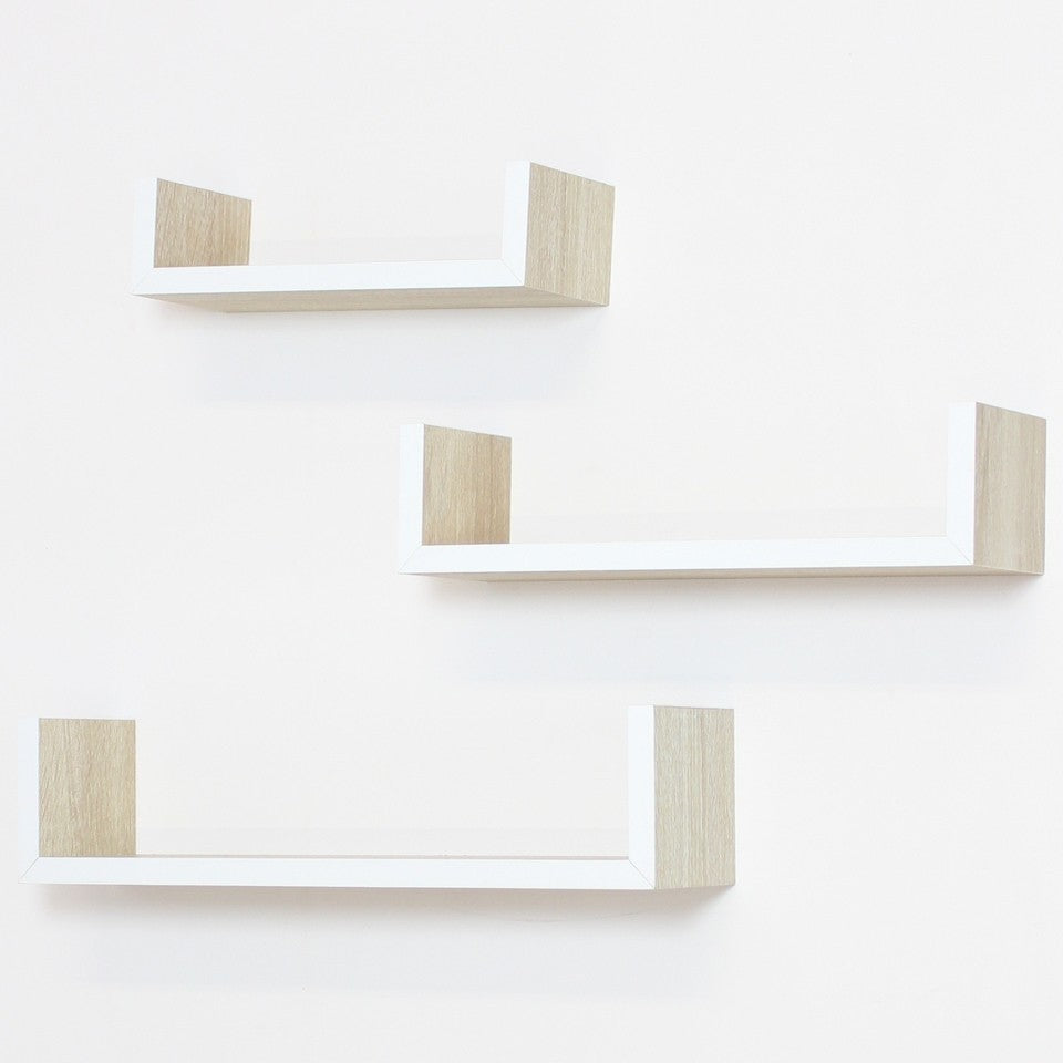 Wandregal 3er Set aus Naturholz sind in trendig, schlichtem Kontrastdesign und in natürlicher Holzoptik hergestellt. Das Holz ist furniert und mit kräftig weiß lackierten Kanten versehen. 