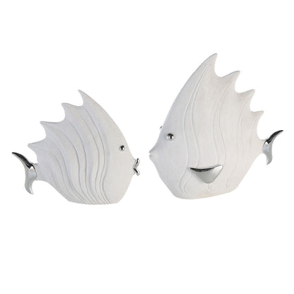 Die Figur "Fisch" in weißer Stein-Optik ist aus Kunstharz gefertigt. Durch die silberne Färbung von Augen, Mund und Flossen wurden tolle Akzente gesetzt. 