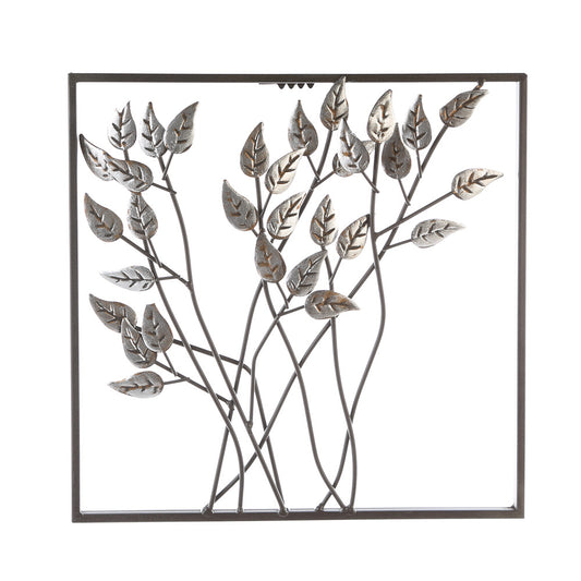 Wandbild "Blätter" besteht aus einem quadratischen Metallrahmen in den im offenen Design Metalläste mit Metallblättern angeordnet sind. Die Blätter sind in Silbertönen gefärbt. Der Rahmen ist dunkelbraun.