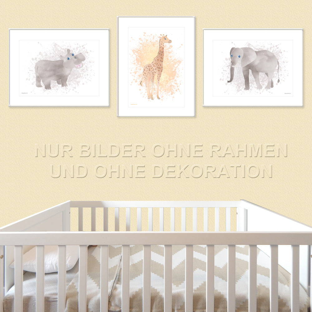 posterset "afrika tiere" 3 verschiedene tiermotive auf weißem hintergrund (nilpferd, giraffe, elefant), in kinderzimmer auf gelber tapete