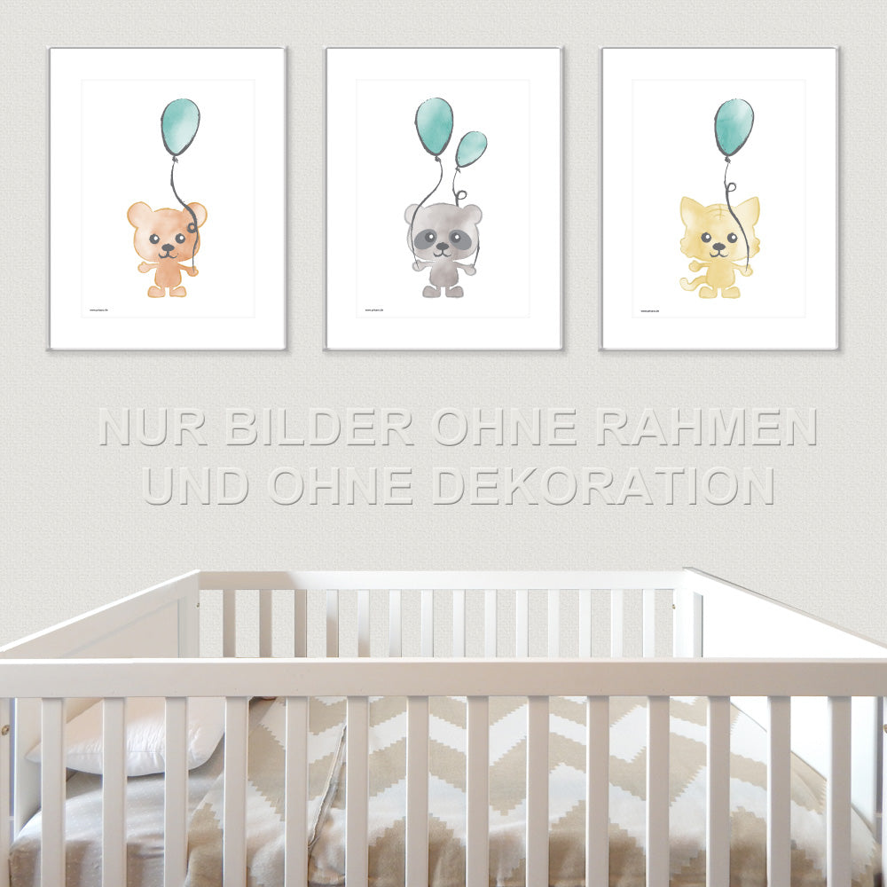 posterset "tierkinder", 3 verschiedene tiermotive mit luftballon auf weißem hintergrund (bär, panda und tiger), in kinderzimmer auf grauer tapete