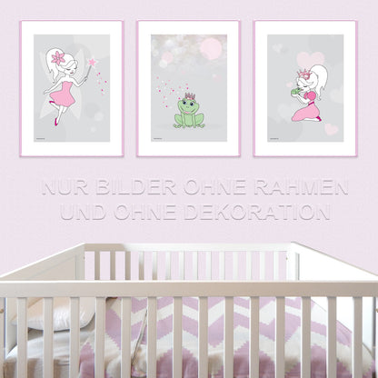 posterset "wunschfee" 3 verschiedenefeenmotive auf grauem hintergrund (fee mit zauberstab, prinzessin küsst frosch, froschkönig), in kinderzimmer auf rosa tapete