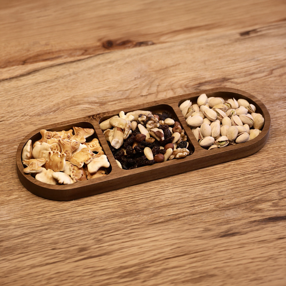DECCARO Servierplatte Acacia, oval, längliche Form mit 3-facher Einteilung für Snacks, aus braunem Akazienholz. Zeitloses, elegantes Design. 