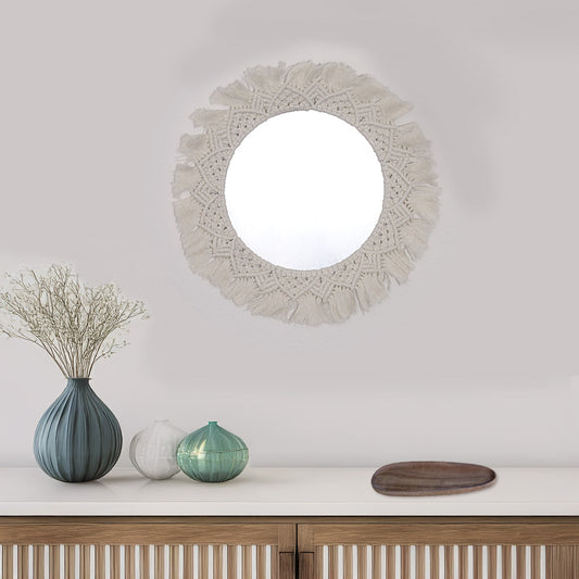 DECCARO Deko-Spiegel rund im Makramee-Boho-Design. Runder Spiegel aus Kunststoff der in ein cremefarbenes Makramee-Baumwollgeflecht eingefasst ist. 