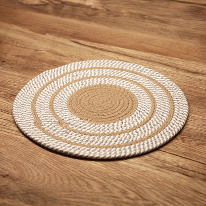 DECCARO Platzset Circle, 2er Set, rund aus geflochtener Baumwolle, mit kreisförmigen Mustern in grau-ocker-weiß.