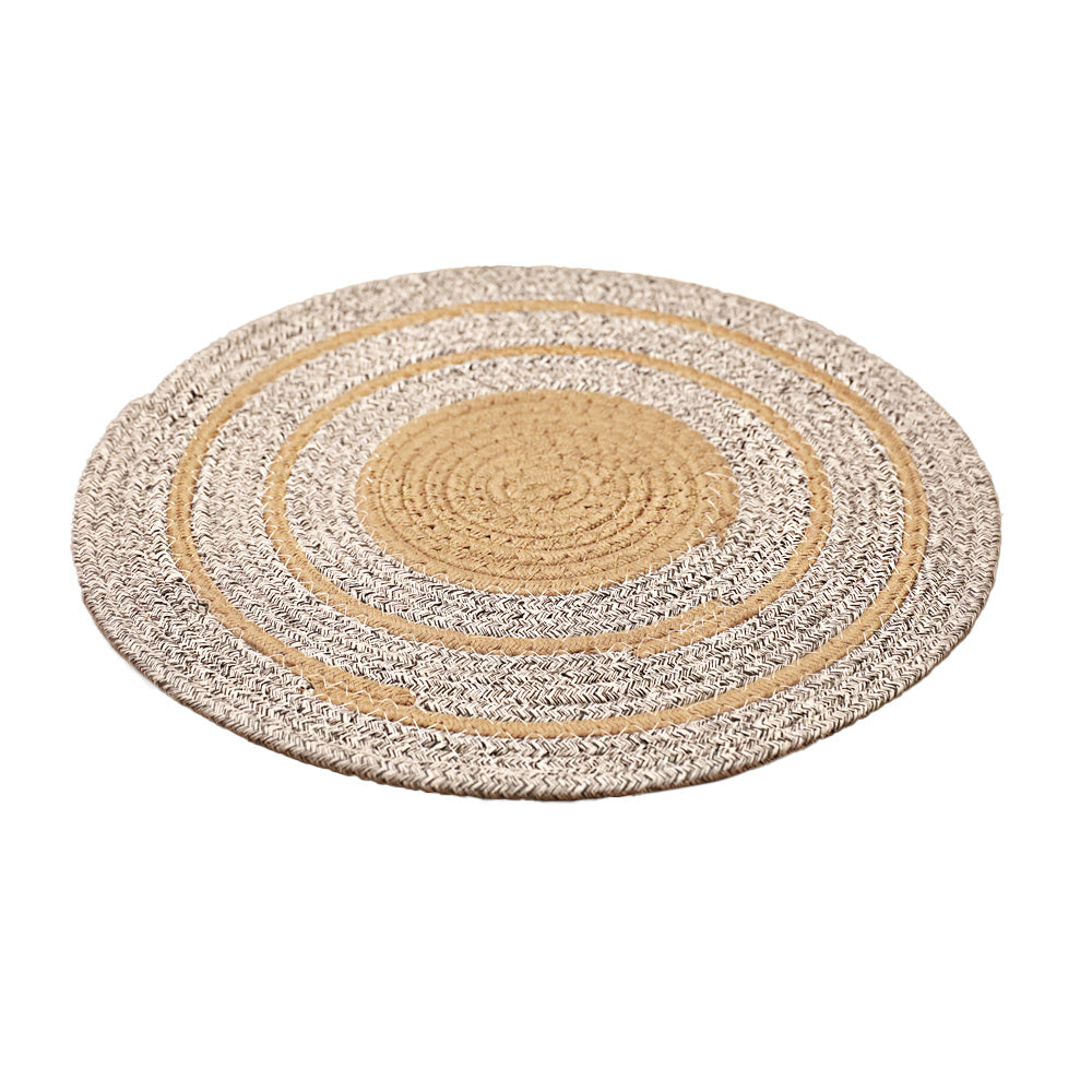 DECCARO Platzset Circle, 2er Set, rund aus geflochtener Baumwolle, mit kreisförmigen Mustern in grau-ocker-weiß.