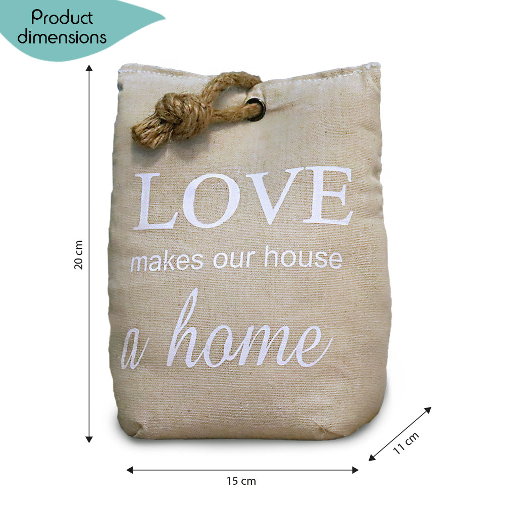 DECCARO Türstopper „Love“ in Sandsack-Optik, beige mit weißem Schriftzug "love makes our house a home". Schwerer, gefüllter Kern, Juteschnur am oberen Ende