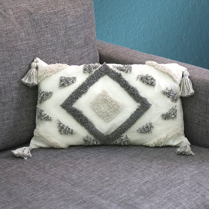 DECCARO Kissenhülle Hygge Diamond in weiß-grau im Boho-Style, Materialkombination aus natürlicher Textur und flauschigen Elementen sowie Dekopaspeln an den vier Ecken des Bezugs. 1 Stück, Größe 30 x 50 cm, rechteckig