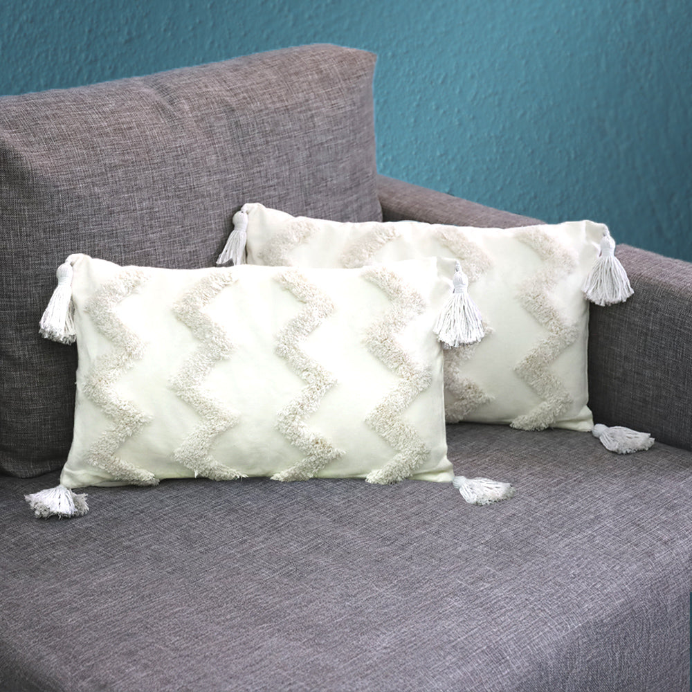DECCARO Kissenhülle Hygge Zigzag in weiß, Materialkombination aus Polyester und Canvas sowie Dekopaspeln an den vier Ecken des Bezugs, 2 Stück 30 x 50 cm, rechteckig