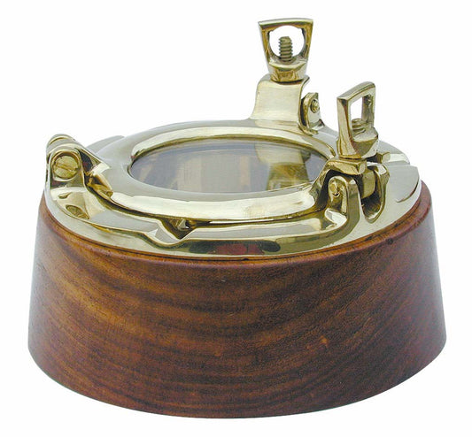 Aschenbecher, schwere Ausführung aus Messing in einer braunen Holzeinfassung. Deckel mit Klappmechanismus. Im Deckel befindet sich eine Glasscheibe.