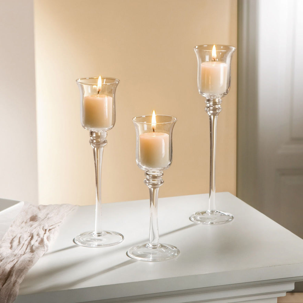 Elegante Kerzenhalter aus Glas im dreier Set in drei verschiedenen Höhen,  mit schmalem Stil, breiterem Kerzenhalter für z.B. Teelichter und Glasstandfuß