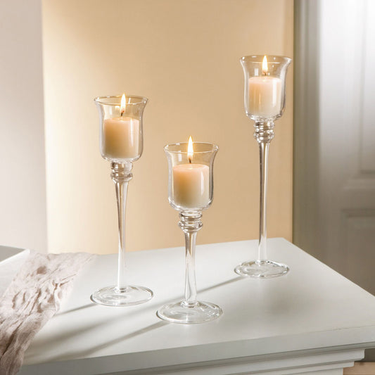 Elegante Kerzenhalter aus Glas im dreier Set in drei verschiedenen Höhen,  mit schmalem Stil, breiterem Kerzenhalter für z.B. Teelichter und Glasstandfuß